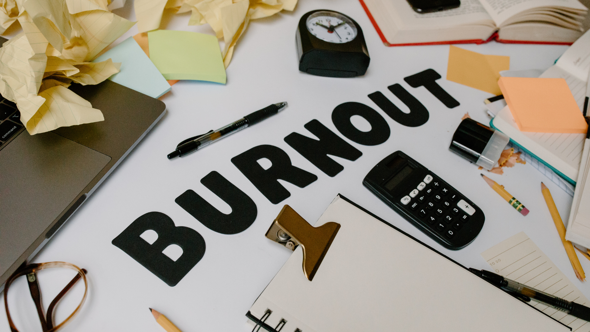 Burnout: quando o cansaço vai além do físico (o que é, sintomas e o que fazer)